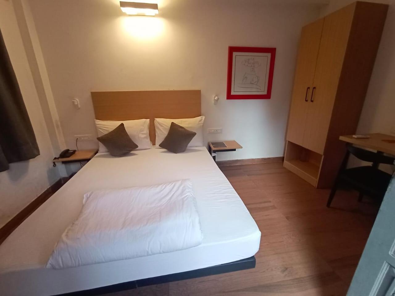 Hotel Divine Агра Экстерьер фото